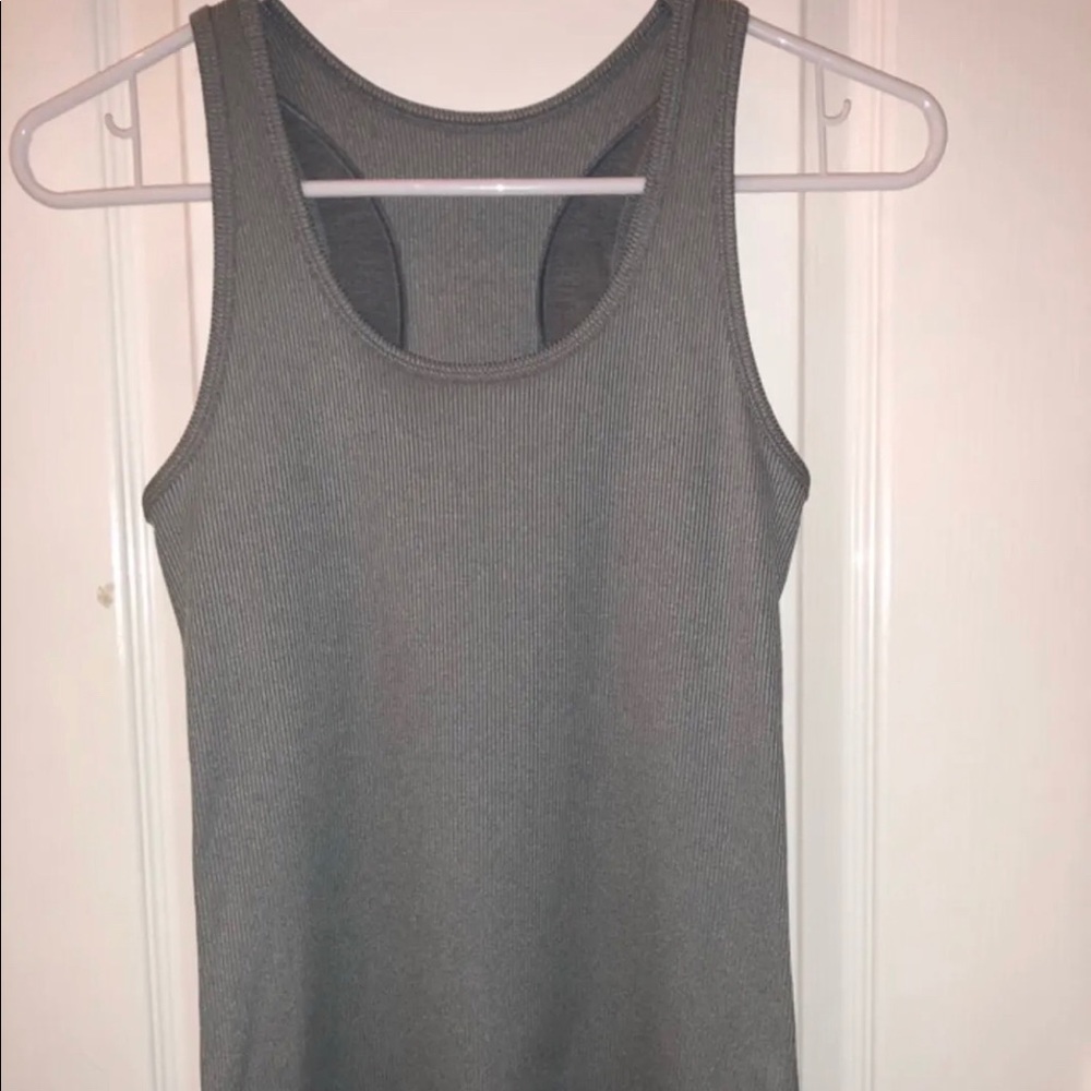 Under Armour tank
